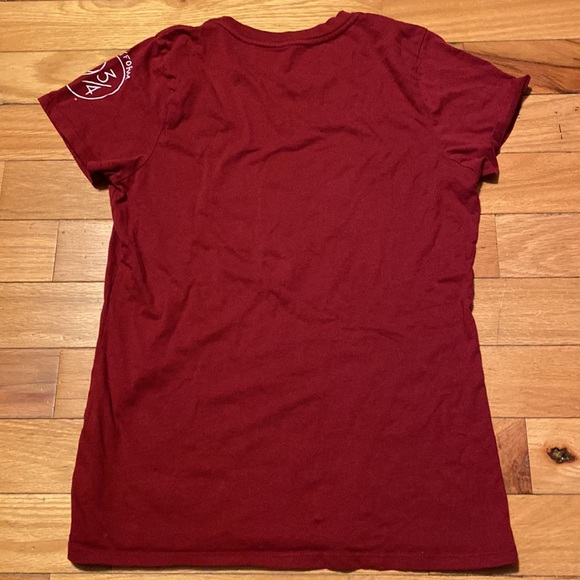 Women’s Harry Potter t-shirt size large color maroon - Picture 3 of 4